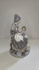 Llardo Figurine A Visit With Granny Grandmother   Girl Child  5305 Mint With Box