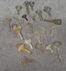 Vintage Key Lot 1 Pound 3 Oz Brass   More