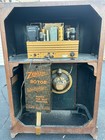 Vintage 1940 Zenith Model  8a02 Stand Up Radio In Working Condition 