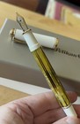 Pelikan Souver  n Tortoiseshell-white M400  Med Nib  New