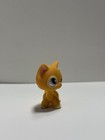 Lps Littlest Pet Shop Chat  855 Hasbro Yellow Short Hair Cat Purple Moon Eyes