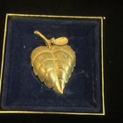 Avon Leaf-shaped Solid Perfume Compact Locket In Original Box Vintage