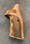 Smith   Wesson Turkish Walnut Wood Grips For K l Frame Square Butt  Checkered 