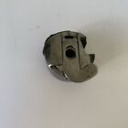 Original Pfaff Sewing Machine Bobbin Case 1222e 1200 Series 93-040331-91