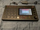 Akai Professional Mpc Live Sampler   Sequencer  16 Pads  Touchscreen