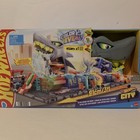 Mattel Hot Wheels Ultra Shark Car Wash Track Set W  Reveal Toy Vehicle   Storage