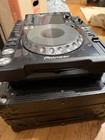 Pioneer Cdj 2000 Nexus Professional Multi Player  With Metal Travel Case