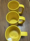 Set Of 3 Vintage Yellow Mcm Retro Ingrid Chicago Plastic Party Mugs Outdoor Euc