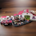     huge Schleich Horse Riding Club Barn Vet Van Truck Trailer 16 Horses 14 People