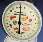 Vintage American Family Scale White Enamel Great Graphics 25lb  Max
