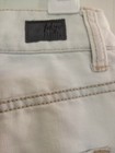  Women s High Waisted Flower Embroidered Jeans Size 6