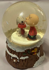 Hallmark Peanuts  let It Snow  Charlie Brown   Snoopy Musical Snow Globe  works 