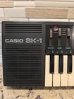 Casio Sk-1 Vintage Portable 32 Key Lo-fi Sampling Keyboard - Read