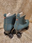 Mens  Size 10 Roller Skates In Teal New Without Stain Or Damage