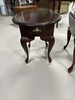 Pair Of Antique Queen Anne Style Oval Side   End  Tables With Drawer