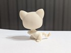 Littlest Pet Shop Lps Short Haired Cat  98 Pale Yellow Green Eyes Sitting Hasbro