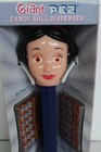 2003 Giant Pez Disney Snow White Musical Candy Roll Dispenser   New In Box 