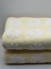 2 Piece Caro Ultra Soft Bath Towel Set Yellow White Dasies 2 Bath Towel Lot