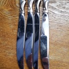 4 Antique Vintage Collectable  heavy Handle  Silver Plate Knives  9 25  Long