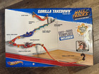 Mattel Hot Wheels Gorilla Takedown Track Set  2011  W1479  Wall Tracks New 