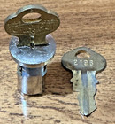 Original Chicago Lock   2 Keys For Oak Acorn Gum   Peanut Vending Machines 1 4 