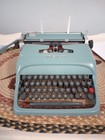 Underwood Olivetti Studio 44 Typewriter Vintage Made In Spain Hard Case Works