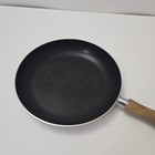 Vintage Mirro 54221-1330 10    Skillet Wood Handle Non Stick Anodized Aluminum Pan