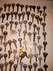 Lot Of 300  Vtg   Antique Skeleton furniture car padlock jail Keys-unique Keys