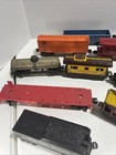 Lot Of 14 Lionel   Others O Gauge Train Cars Including 3 Cabooses Gr