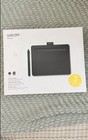 Wacom Intuos Small Bluetooth Creative Pen Tablet     Black  cth-4100wl      New