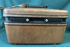 Vintage Samsonite Silhouette Cosmetic make-up train Case    14   8 5  No Key