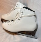 Riedell Women s Size 6 Wide Model 121 White Figure Ice Skates W  Blade Covers