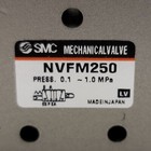Smc Nvfm250-n02-08s Mechanical Pneumatic Toggle Switch Valve  1 4 npt  15-150psi
