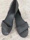 Crocs Lina Dorsey Gray Sandal Womens Sz 8 Open Toe Shoe Flats Chic Beach Resort