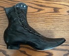 Green Wheeler Shoe Co  Vintage Ladies Black Leather 9 Button-up Boots With Heel