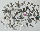 Lot Of 75 Vintage Assorted Keys Multiple Brands  House  Auto  Flat   1-1 4 Lbs