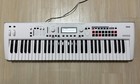 Korg Kross 2 Sc White 61-key Keyboard Synthesizer With Soft Case And Adapter