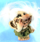 Ny Form Troll  troll Girl Picking Her Nose    144 New With Tag Norwegian
