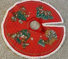 Vtg Wamsutta Hallmark  Quilted Christmas 35    Diameter Red squirrel Tree Skirt