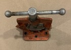 Bench Yoke Threaded Vise 1 8  To 2-1 2  Pipe Capacity