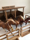 Vintage Western Stable With 5 Breyer Horse And 5 Pieces Of Vintage Fence