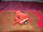 Hesston 565a Round Baler W  Bale  1 64  Ertl  Nice  Displayed Only