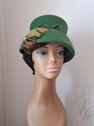 Vtg 50s 60s Green Fascinator Cocktail Hat With Netting And Feather Mint In Box 