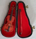 Vtg 80 s Replica Mini Wooden Violin   Bow  Hard Black Case 6  Doll Ornament 
