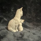 Vintage Matte White Porcelain Mother Cat And Kitten Figurine By Enesco In 1988