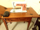 Vintage Siinger  touch   Sew  Model  626 Sewing Machine W drop In Cabinet chair