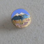 Vintage Pin Mt  Tremblant Skier Skiing Ski Quebec Canada Travel Souvenir