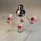 Vintage Mcm Hand Painted Poinsettia Cocktail Shaker   2 Martini Glasses Set