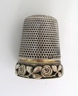 Antique European Gold Band 800 Silver Thimble applied Roses   Leaves