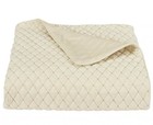 J  Queen New York Grandeur Christmas Quilt Set Msrp   219 1 - White - King